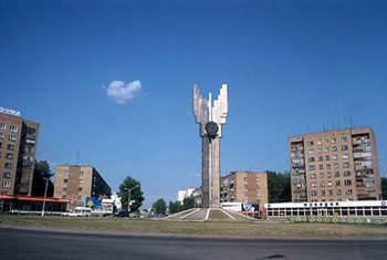 Syktyvkar monument.jpeg