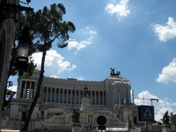Монумент Алтарь Отечества в Риме.jpg