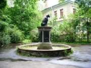 Памятник безымянной собаке в Петербурге.jpg