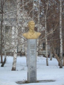 Памятник Зубову.JPG