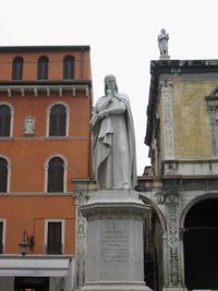 Памятник Данте в Вероне.jpg