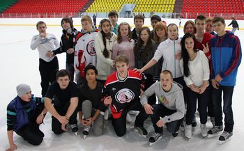 8В класс в ледовом дворце спорта Сургут.jpg