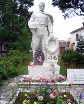 Памятник воинам в Липином Бору.jpg