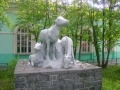 Скульптура оленей в городе Оленегорск.JPG